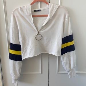 Cropped hoodie with quarter zip